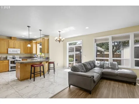 16715 NE 5th Street Vancouver WA 98684