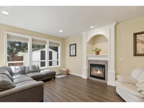 16715 NE 5th Street Vancouver WA 98684