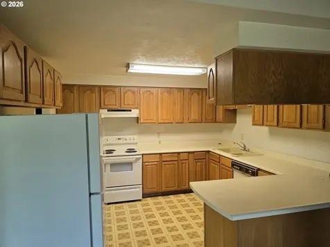 1653 Ardendale Lane Eugene OR 97405