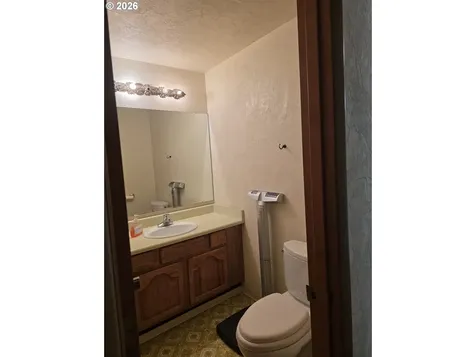 1653 Ardendale Lane Eugene OR 97405