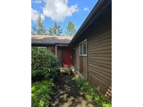 1653 Ardendale Lane Eugene OR 97405