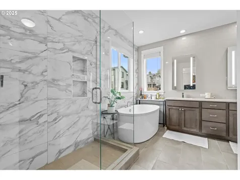 3936 NW 61st Court Camas WA 98607