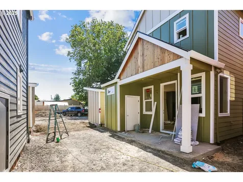 9576 SW 91st Avenue Portland OR 97223