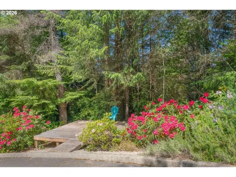 5402 Ka Teech Drive Florence OR 97439