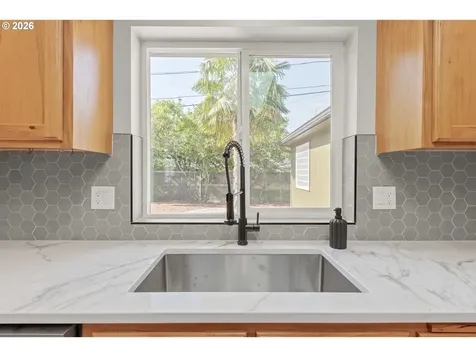 329 Dean Avenue Eugene OR 97404