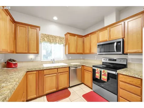 88075 9th Street Veneta OR 97487
