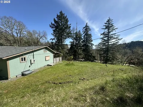 527 Old Homestead Drive Oakland OR 97462