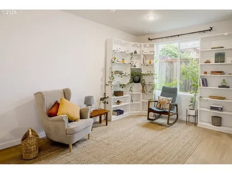 6272 NE 6th Avenue Portland OR 97211