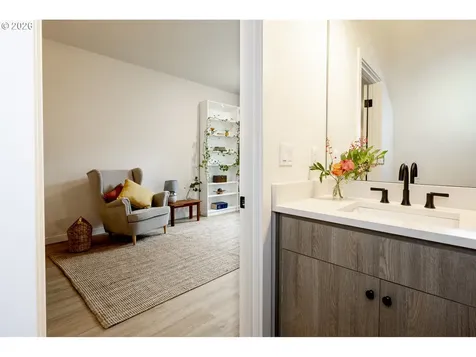 6272 NE 6th Avenue Portland OR 97211