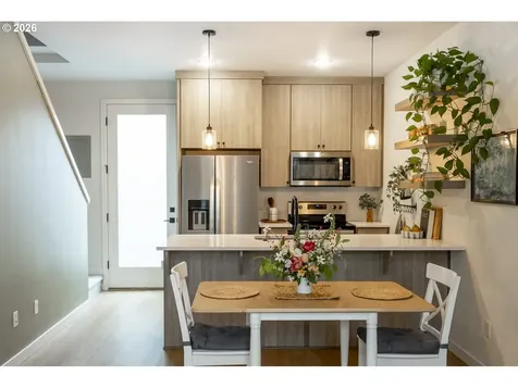 6272 NE 6th Avenue Portland OR 97211