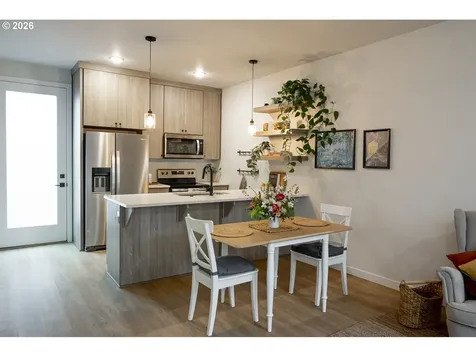 6272 NE 6th Avenue Portland OR 97211