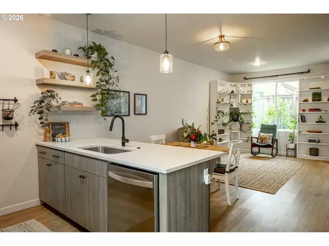 6272 NE 6th Avenue Portland OR 97211