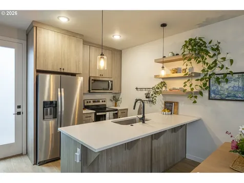 6272 NE 6th Avenue Portland OR 97211