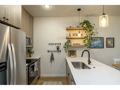 6272 NE 6th Avenue Portland OR 97211