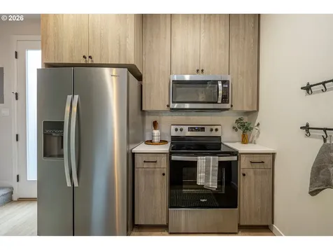 6272 NE 6th Avenue Portland OR 97211