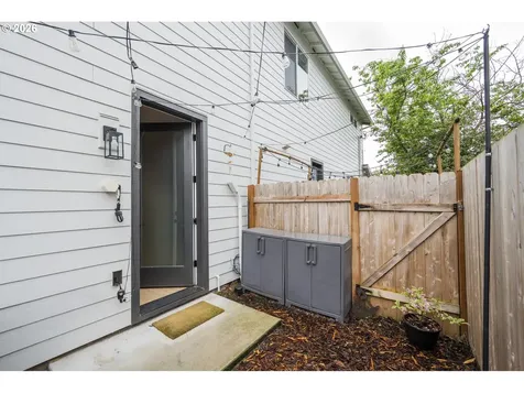6272 NE 6th Avenue Portland OR 97211
