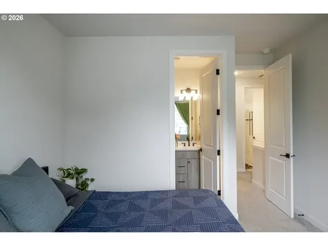 6272 NE 6th Avenue Portland OR 97211