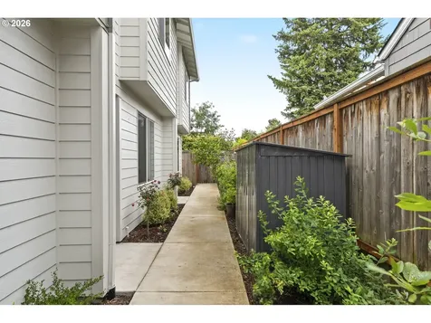 6272 NE 6th Avenue Portland OR 97211