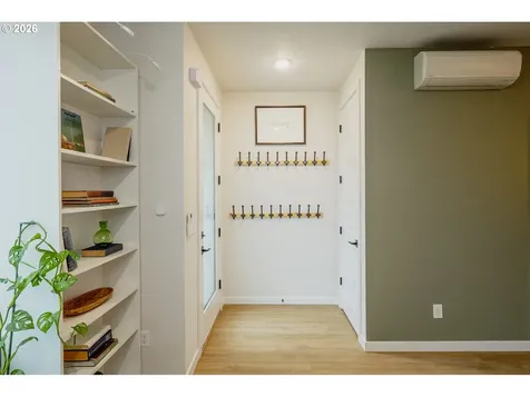 6272 NE 6th Avenue Portland OR 97211