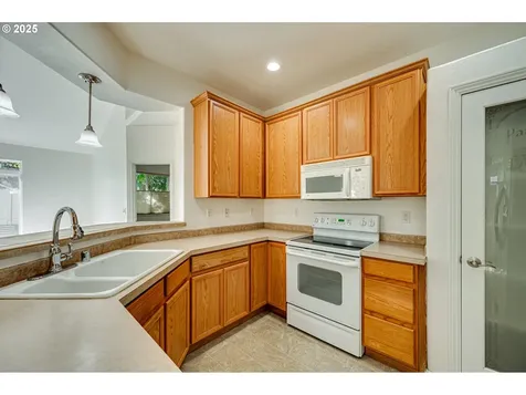 8021 NE 22nd Street Vancouver WA 98664