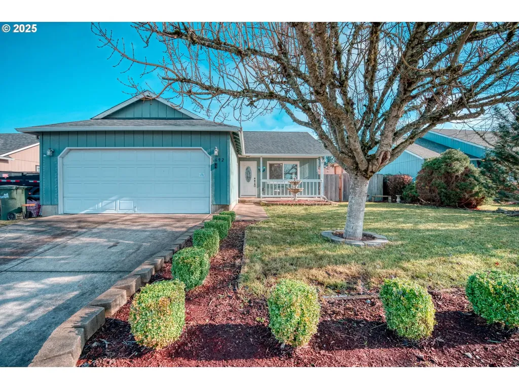 692 N 1st Street Creswell OR 97426