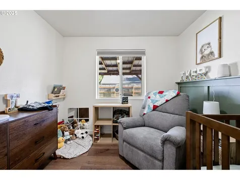 692 N 1st Street Creswell OR 97426