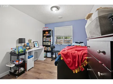 692 N 1st Street Creswell OR 97426