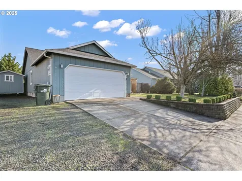 692 N 1st Street Creswell OR 97426