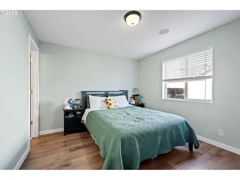 692 N 1st Street Creswell OR 97426
