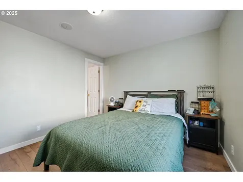 692 N 1st Street Creswell OR 97426