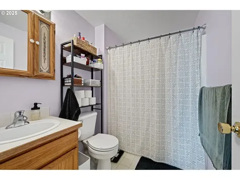 692 N 1st Street Creswell OR 97426