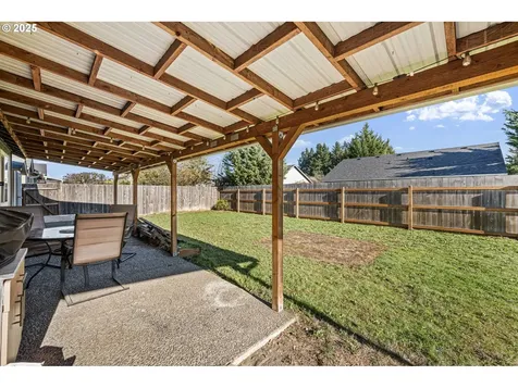 692 N 1st Street Creswell OR 97426