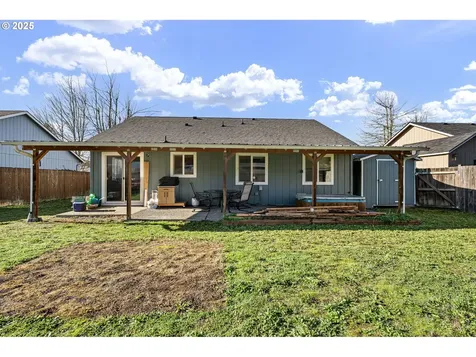 692 N 1st Street Creswell OR 97426