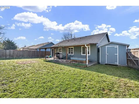 692 N 1st Street Creswell OR 97426