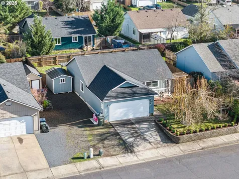 692 N 1st Street Creswell OR 97426