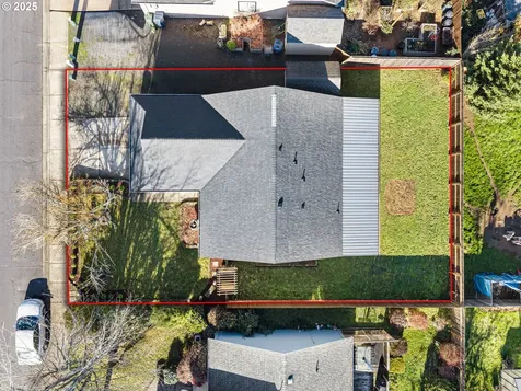 692 N 1st Street Creswell OR 97426