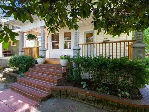3144 NE Everett Street Portland OR 97232