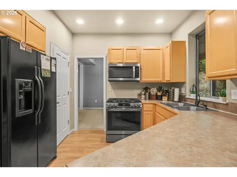 218 NW Sagan Loop Sheridan OR 97378