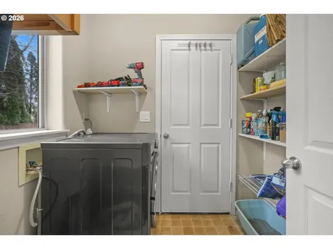 218 NW Sagan Loop Sheridan OR 97378