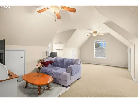 218 NW Sagan Loop Sheridan OR 97378