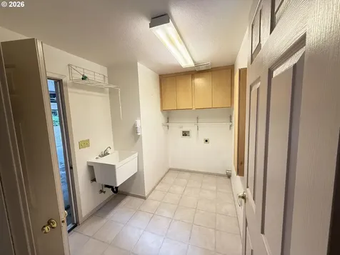 4830 Darlings Loop Florence OR 97439