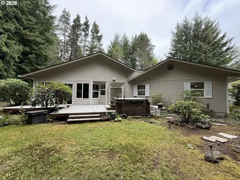 4830 Darlings Loop Florence OR 97439