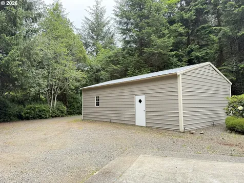 4830 Darlings Loop Florence OR 97439