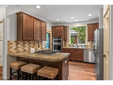 905 SW Mozart Terrace Portland OR 97225