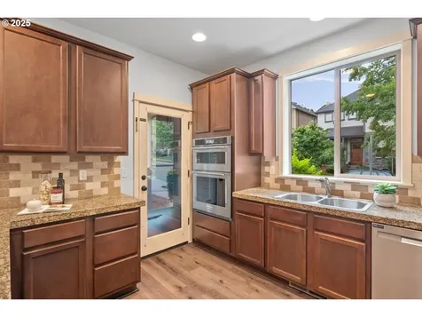 905 SW Mozart Terrace Portland OR 97225