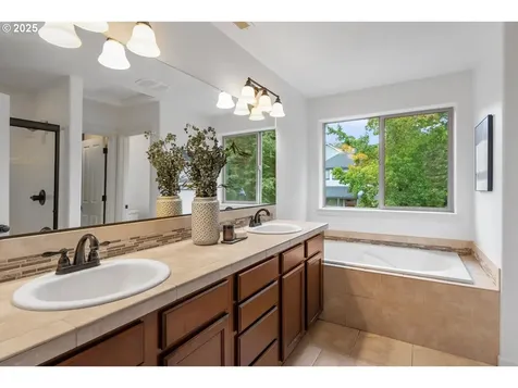 905 SW Mozart Terrace Portland OR 97225