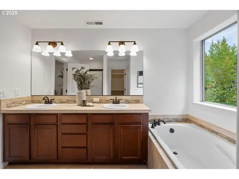 905 SW Mozart Terrace Portland OR 97225