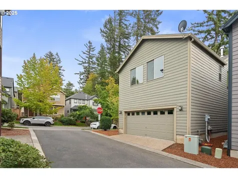 905 SW Mozart Terrace Portland OR 97225