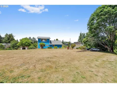 1033 Ohio Avenue North Bend OR 97459
