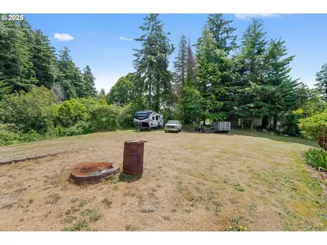 1033 Ohio Avenue North Bend OR 97459